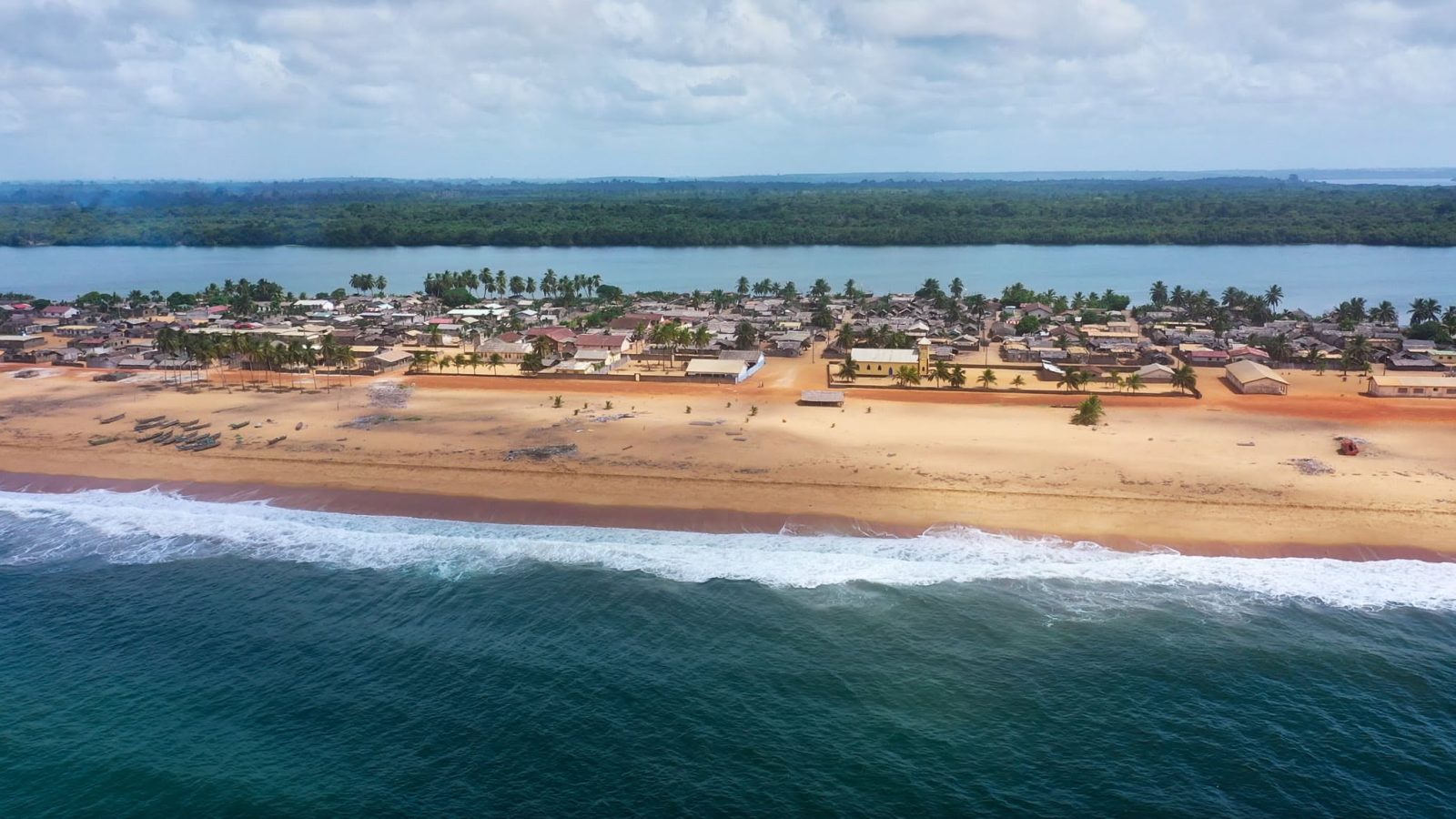 Vue du littoral de Grand-Lahou