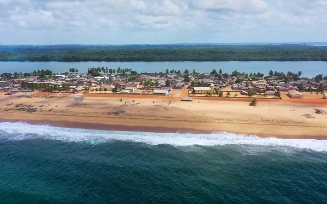 Vue du littoral de Grand-Lahou